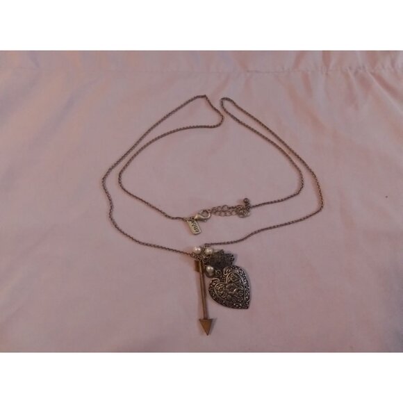 Aeropostale Aero Heart & Arrow Charm Necklace with Floral Design & Pearl Accents - Picture 1 of 2
